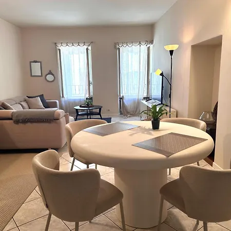 Curt De L'elba Nyaraló